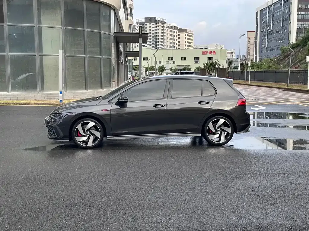 Volkswagen Golf GTI — фото 9