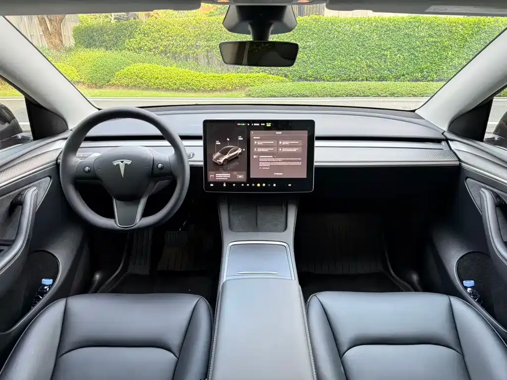 Tesla Model Y — фото 4