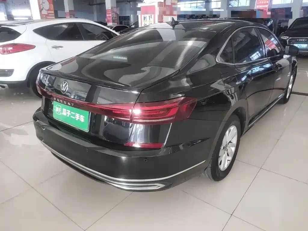 Volkswagen Passat — фото 7