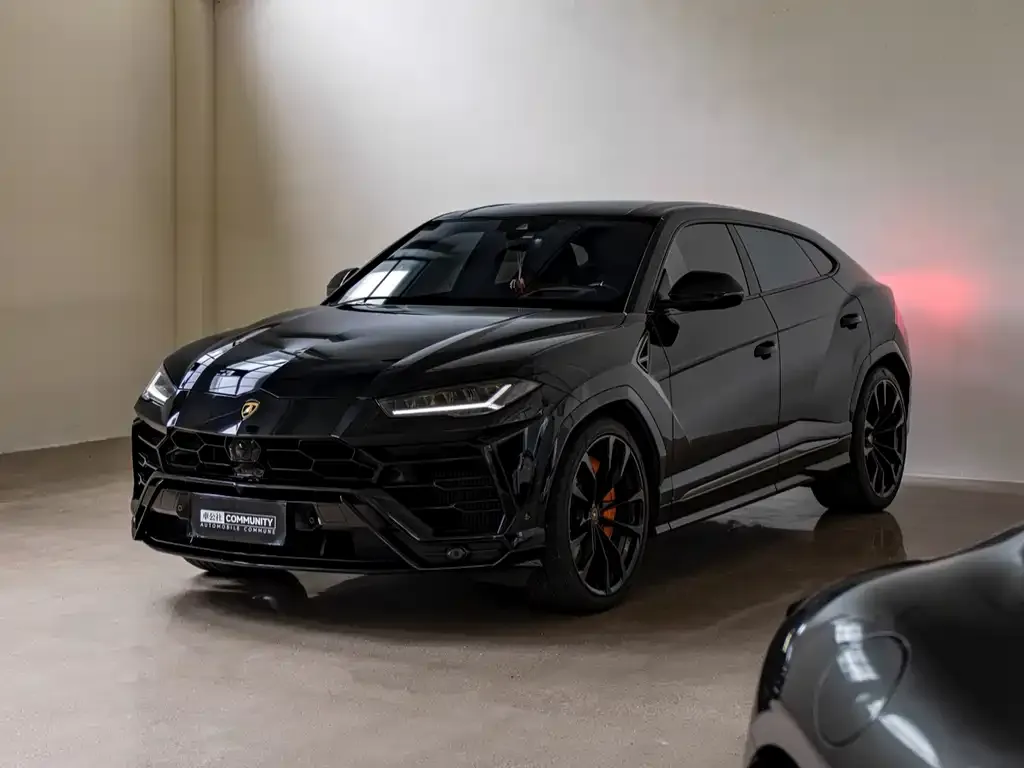 Lamborghini Urus — фото 1