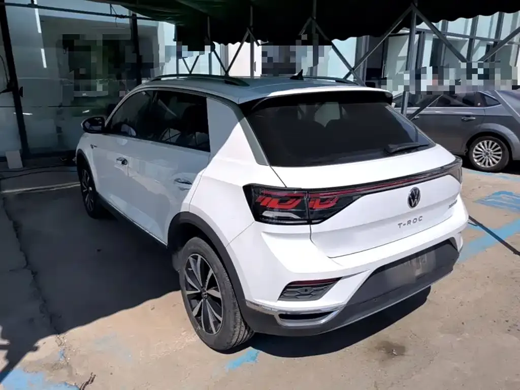 Volkswagen T-Roc — фото 4