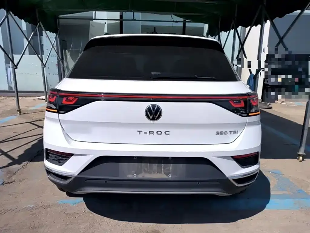 Volkswagen T-Roc — фото 9