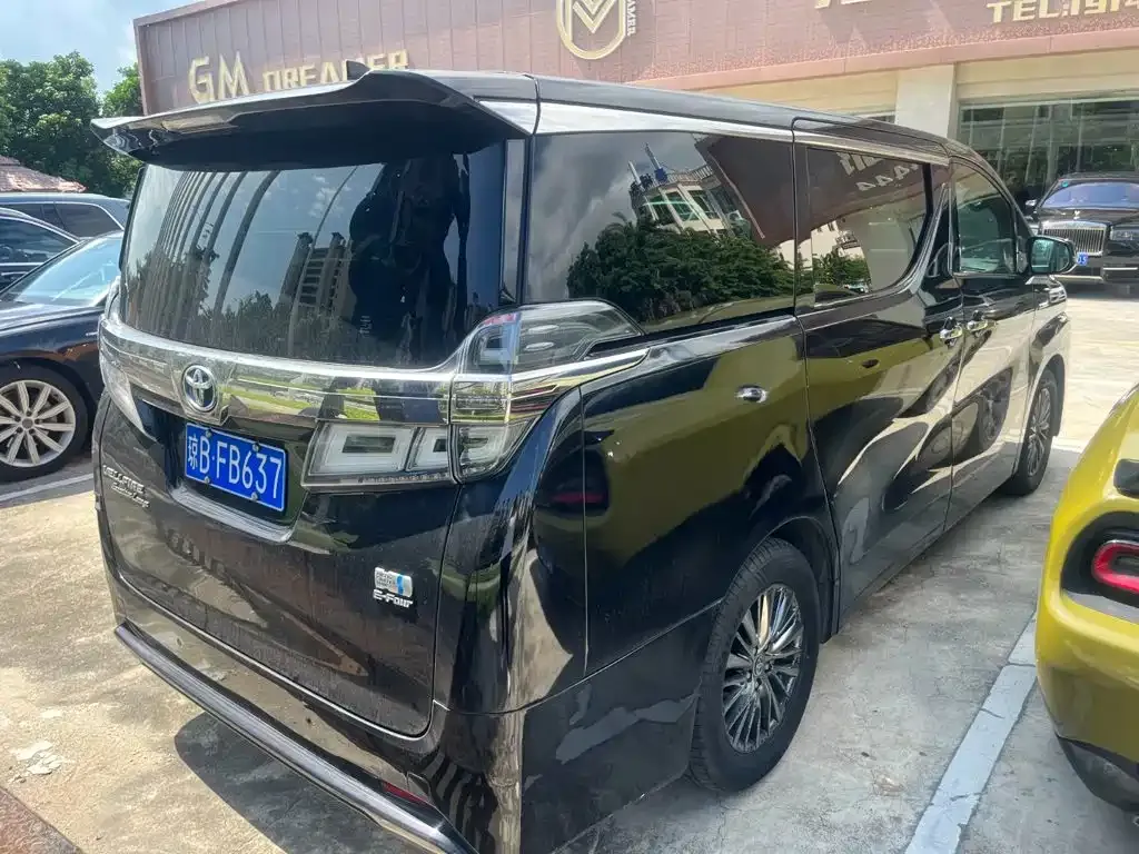 Toyota Vellfire — фото 5