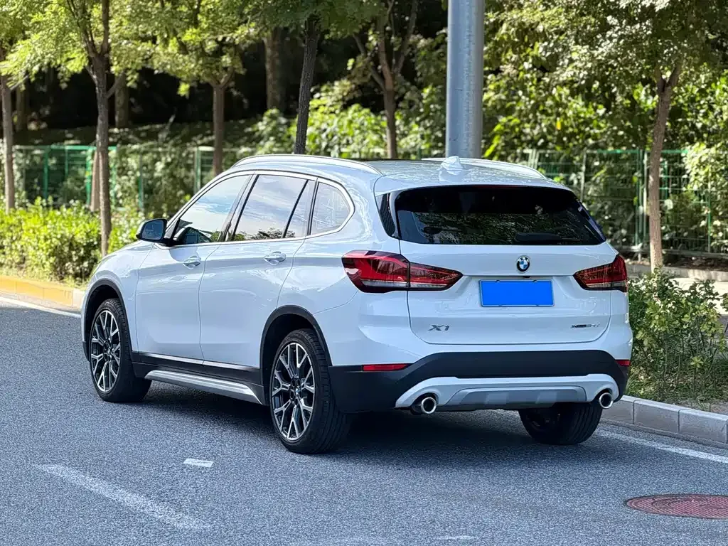 BMW X1 — фото 8