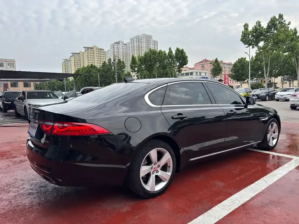 Jaguar XFL — фото 10