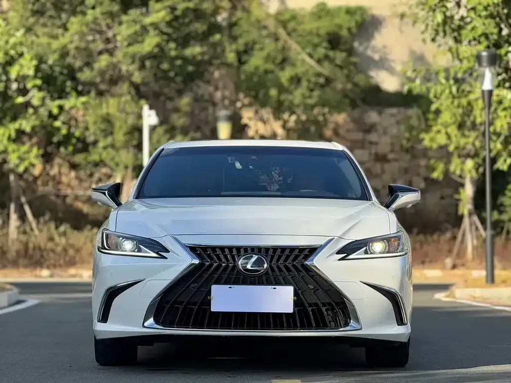 Lexus ES — фото 2