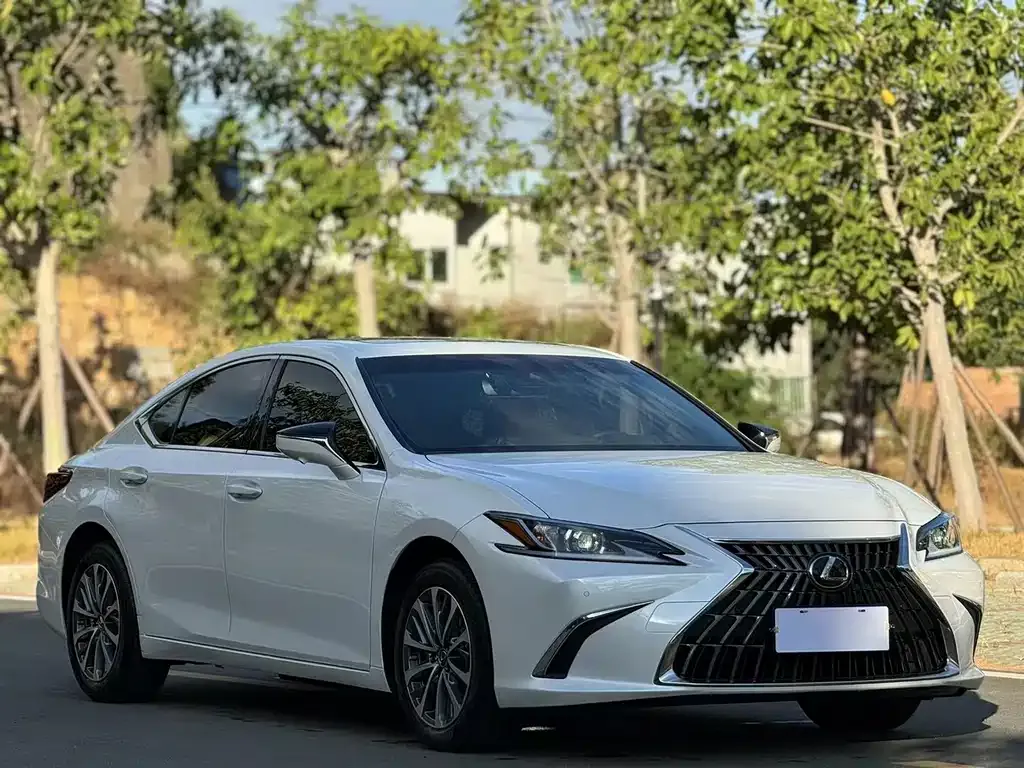 Lexus ES — фото 5