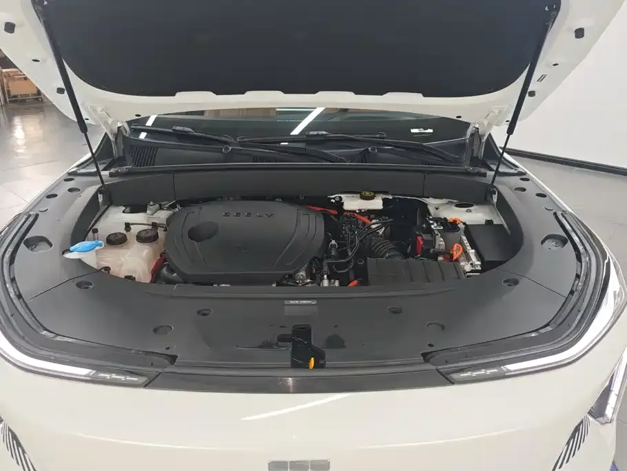 Geely Galaxy L7 — фото 10