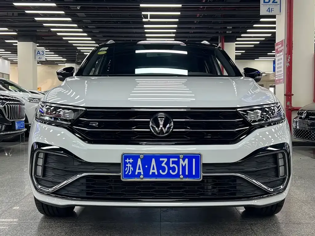 Volkswagen T-Roc — фото 5