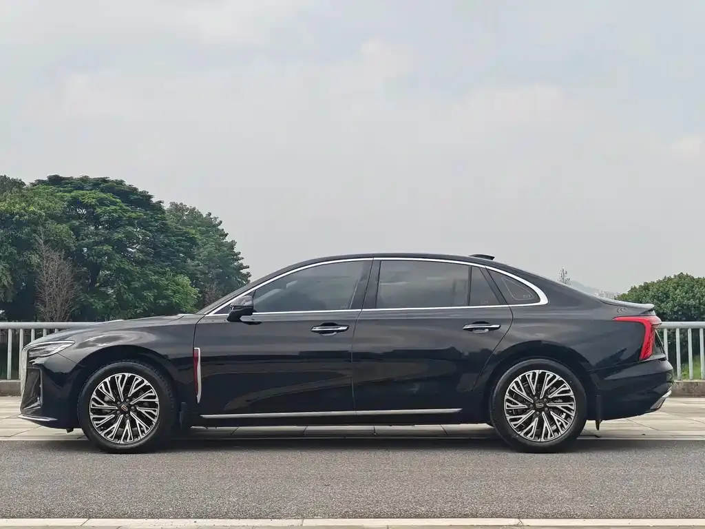 Hongqi H5 — фото 3