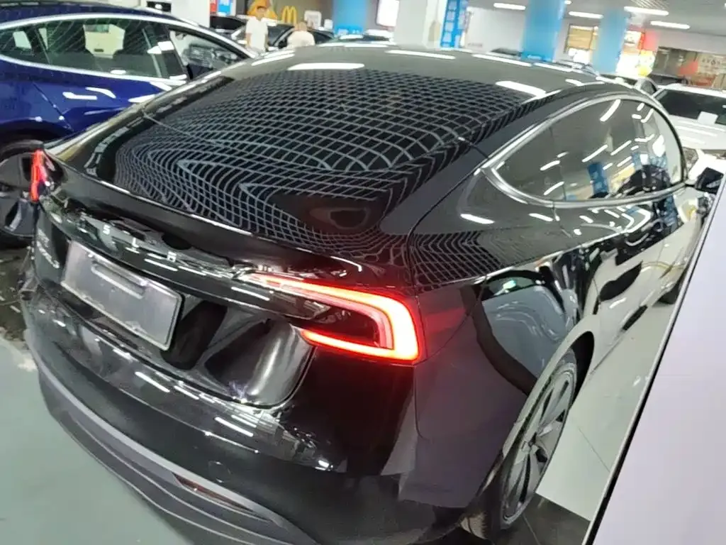 Tesla Model 3 — фото 10