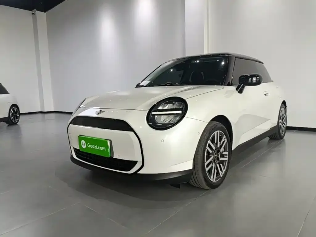 MINI Cooper EV — фото 1