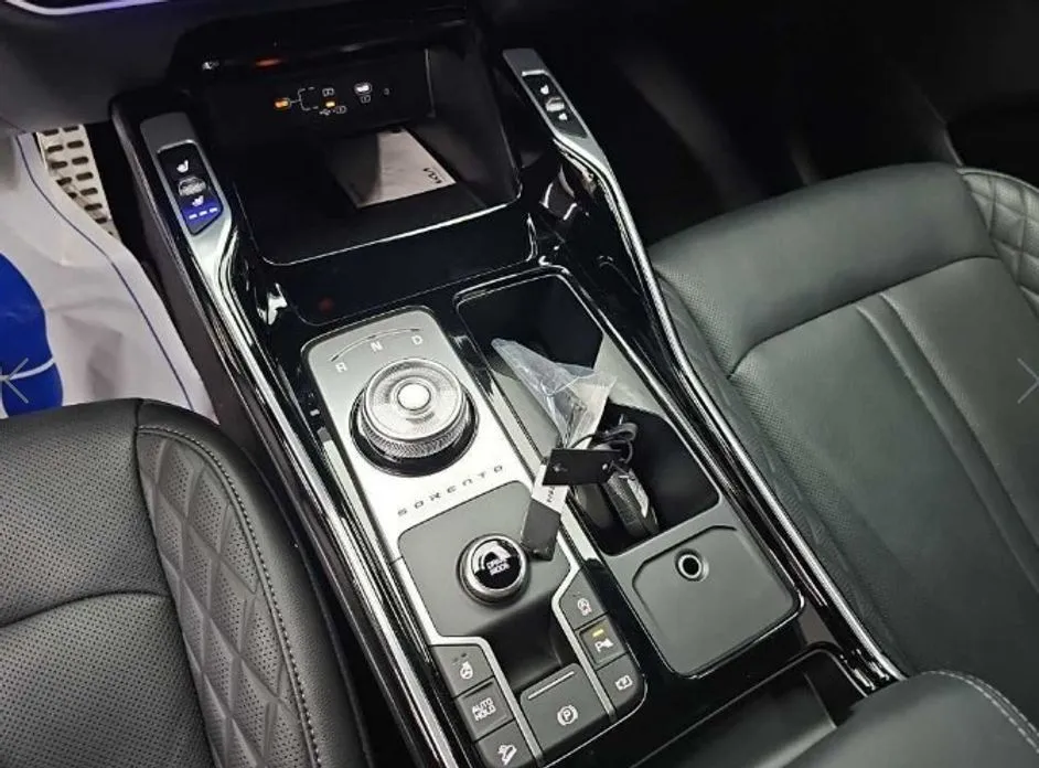 Kia Sorento — фото 10