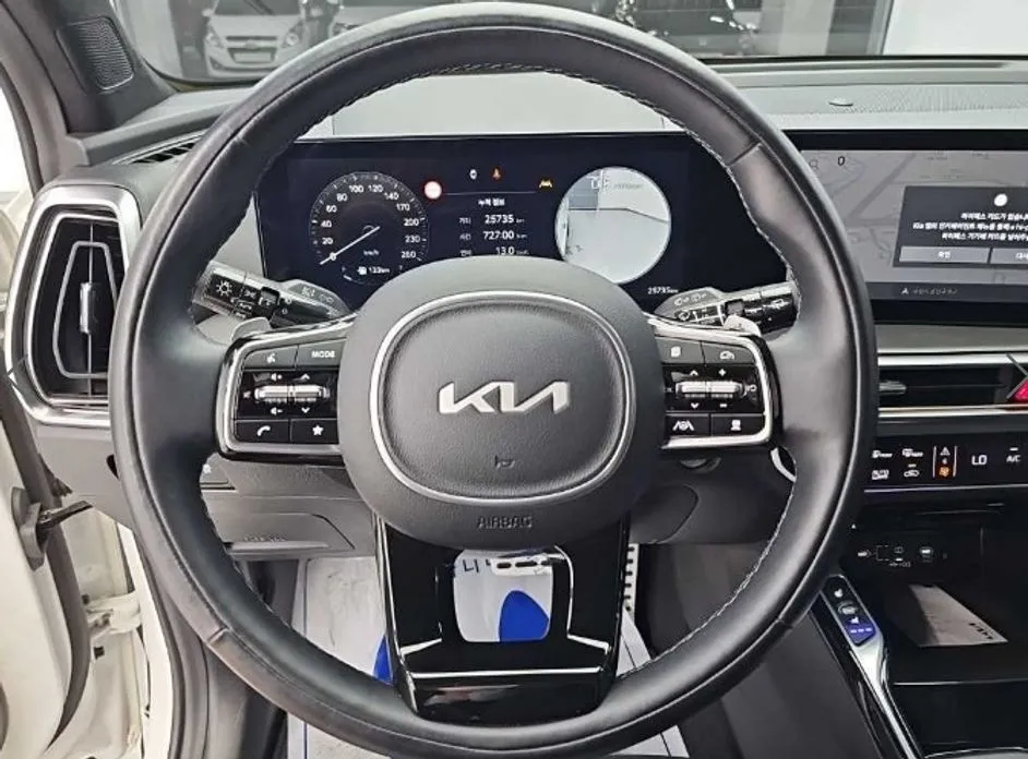 Kia Sorento — фото 9
