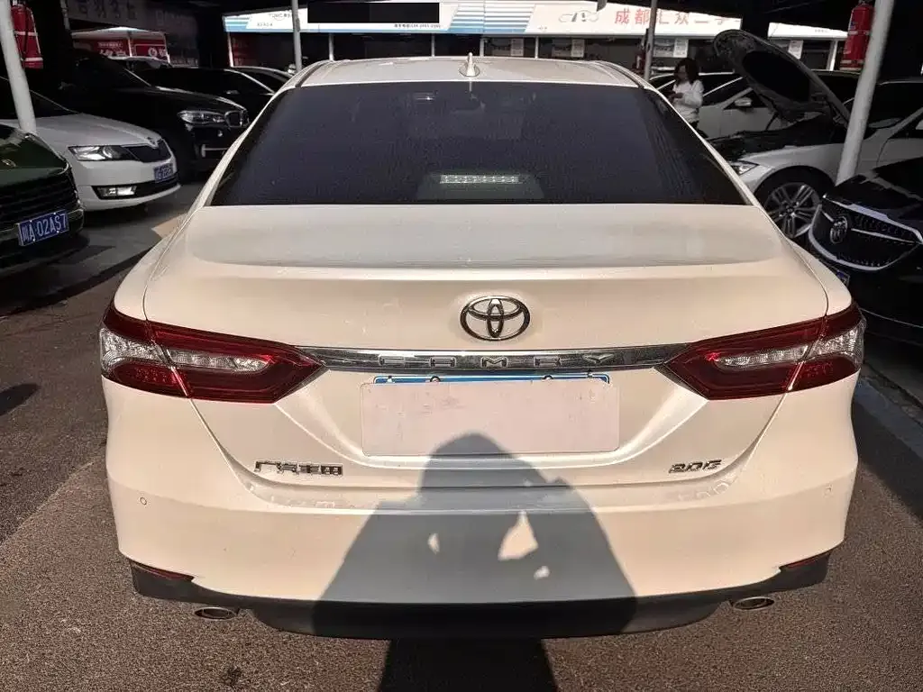 Toyota Camry — фото 4