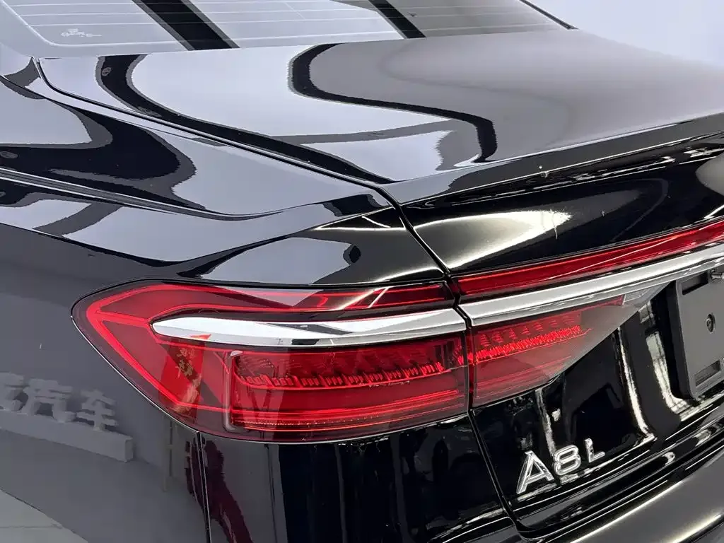 Audi A8 — фото 10