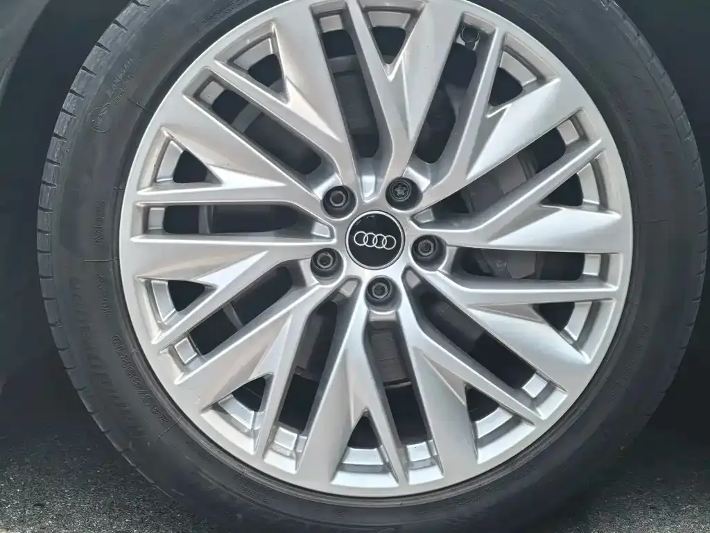 Audi A7L — фото 2