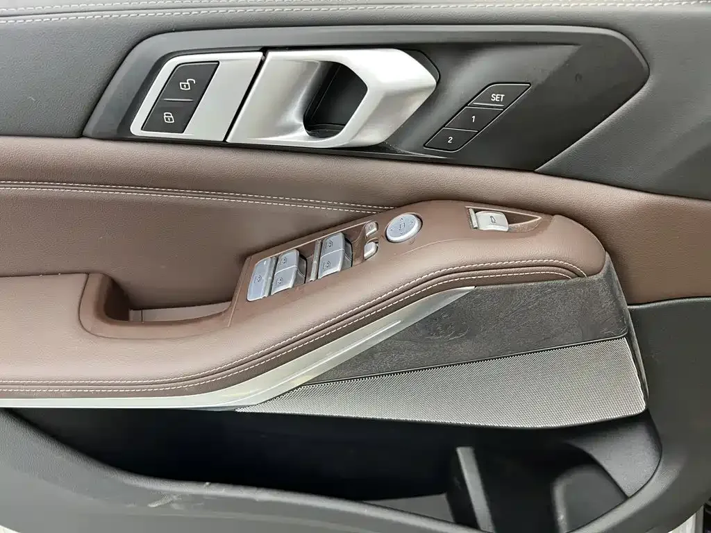 BMW X5 — фото 10