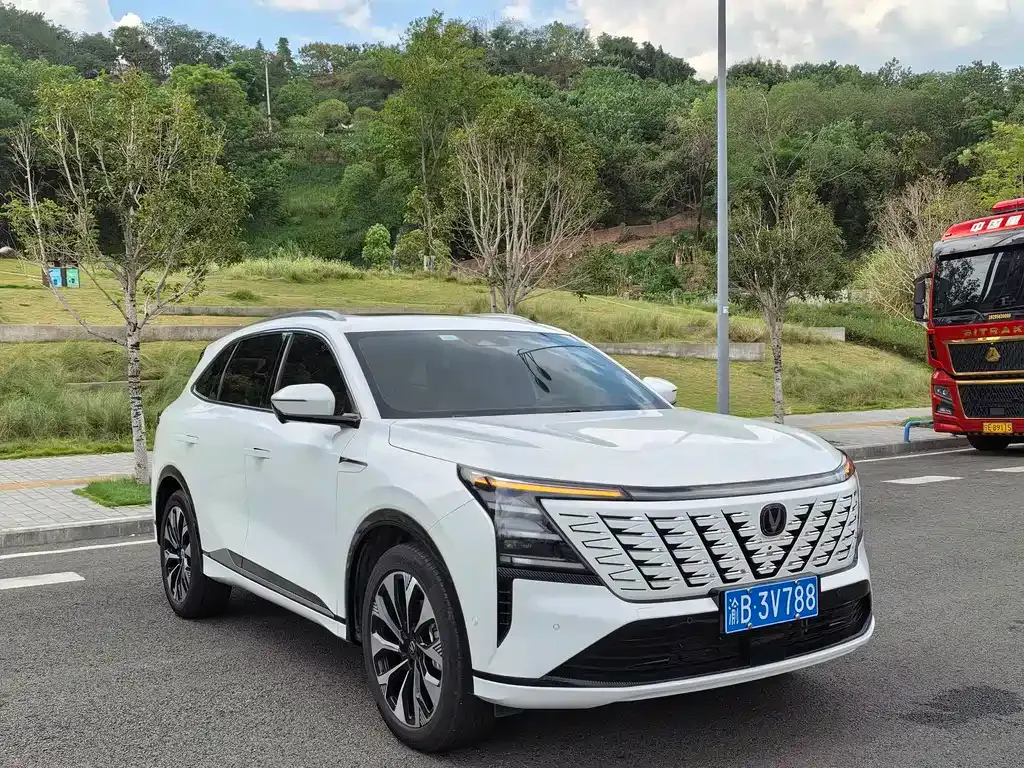 Changan CS75 PLUS — фото 8