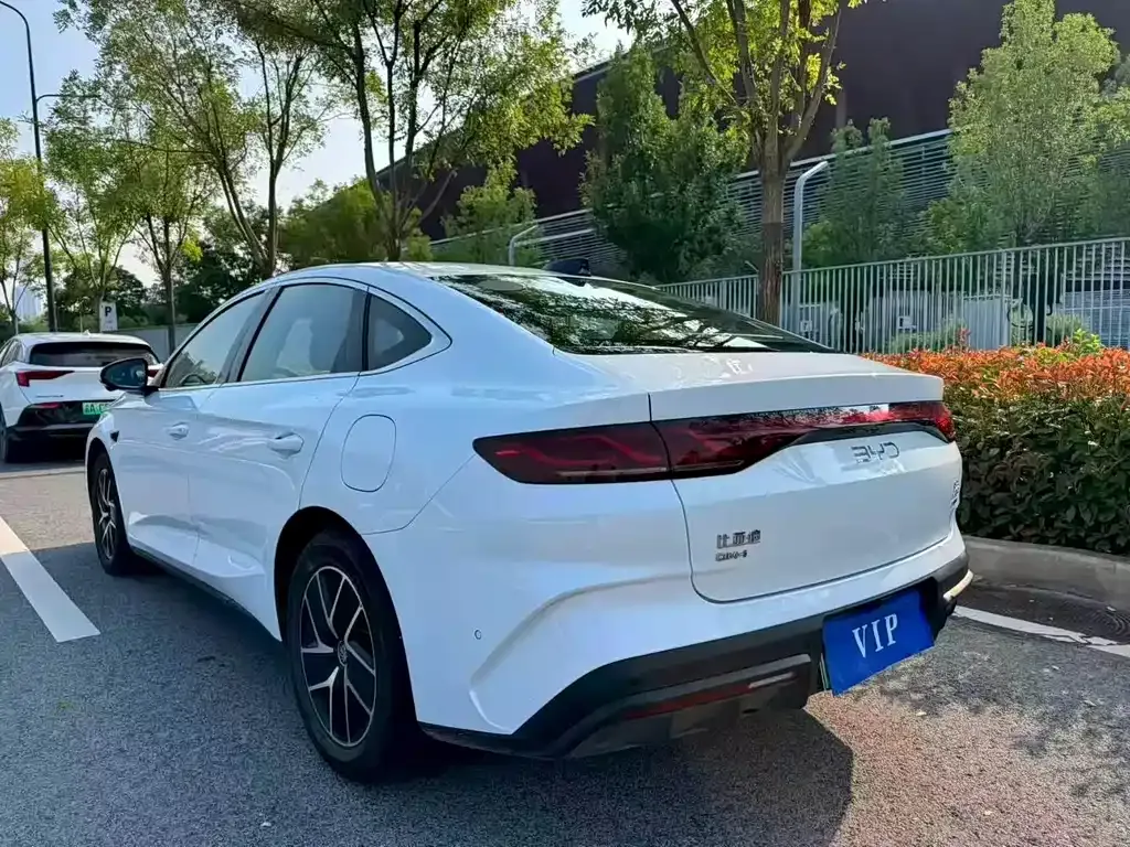 BYD Qin L — фото 9