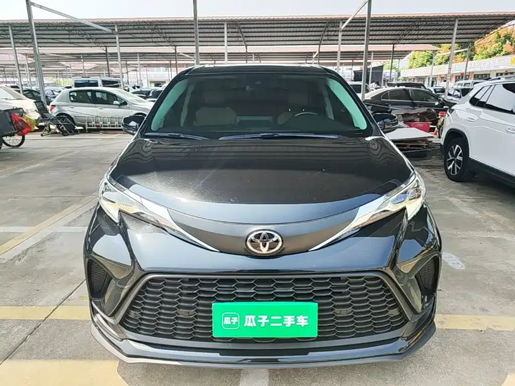 Toyota Granvia — фото 4