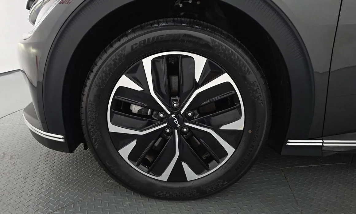 Kia EV6 — фото 9