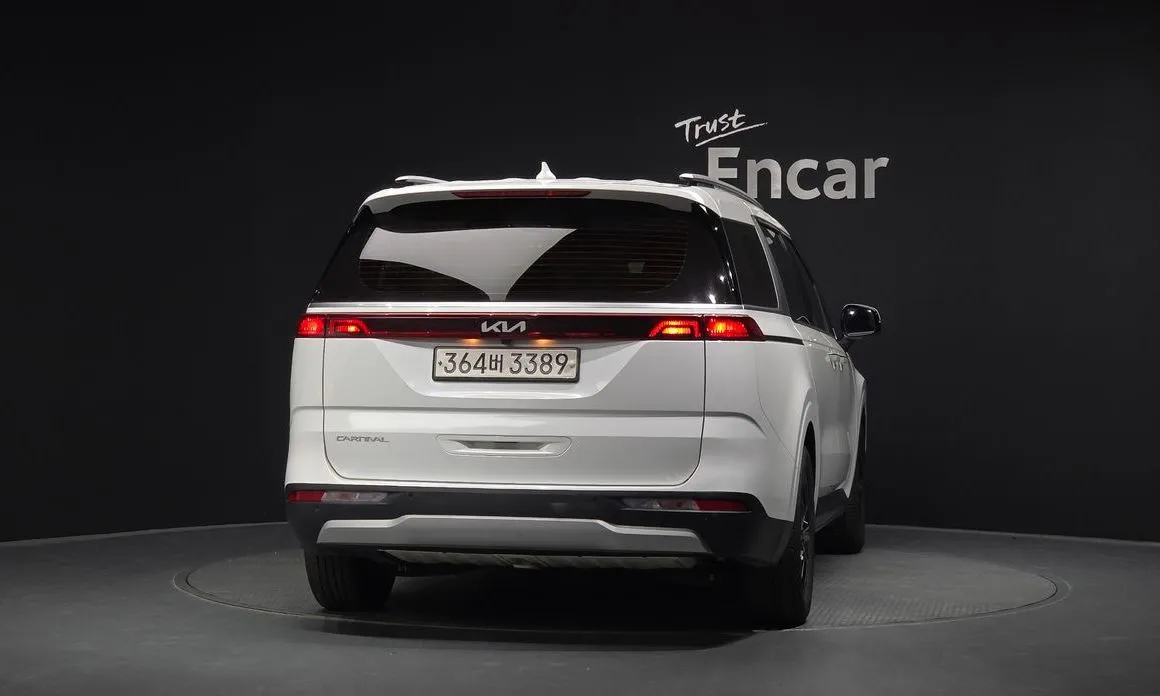 Kia Carnival — фото 10