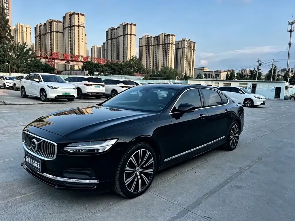 Volvo S90 — фото 1