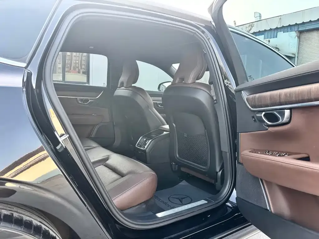 Volvo S90 — фото 10