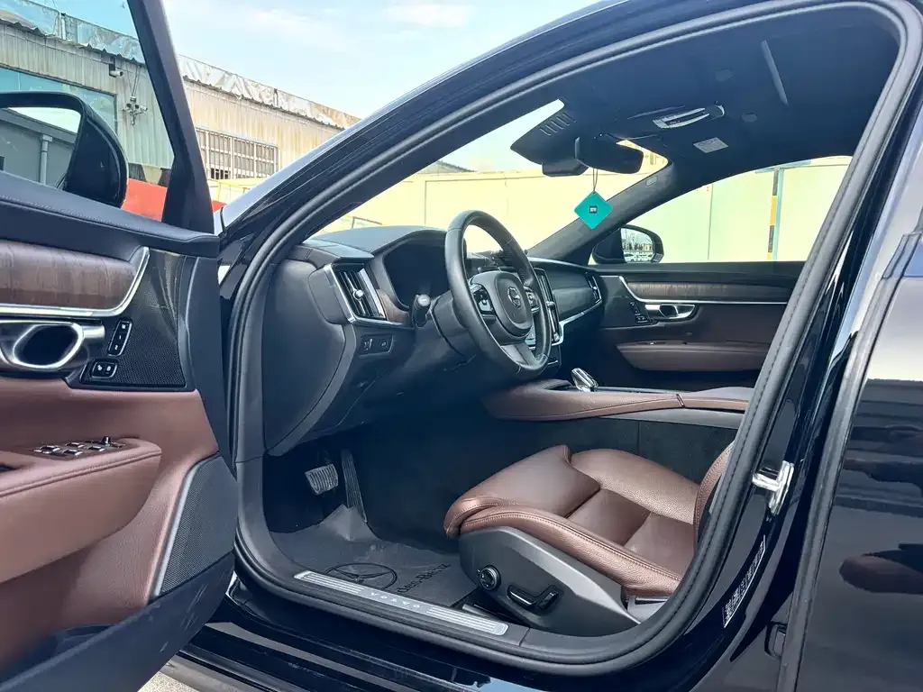Volvo S90 — фото 4