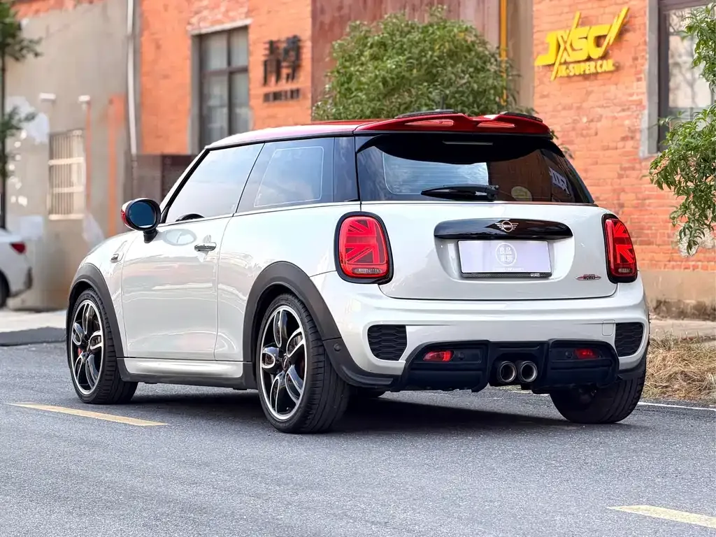 MINI JCW (John Cooper Works) — фото 10