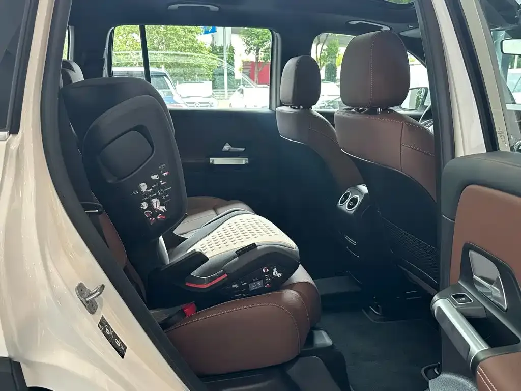Mercedes-Benz EQB — фото 10