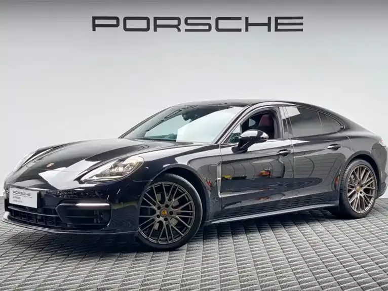 Porsche Panamera — фото 1