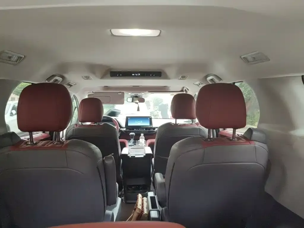 Toyota Granvia — фото 3