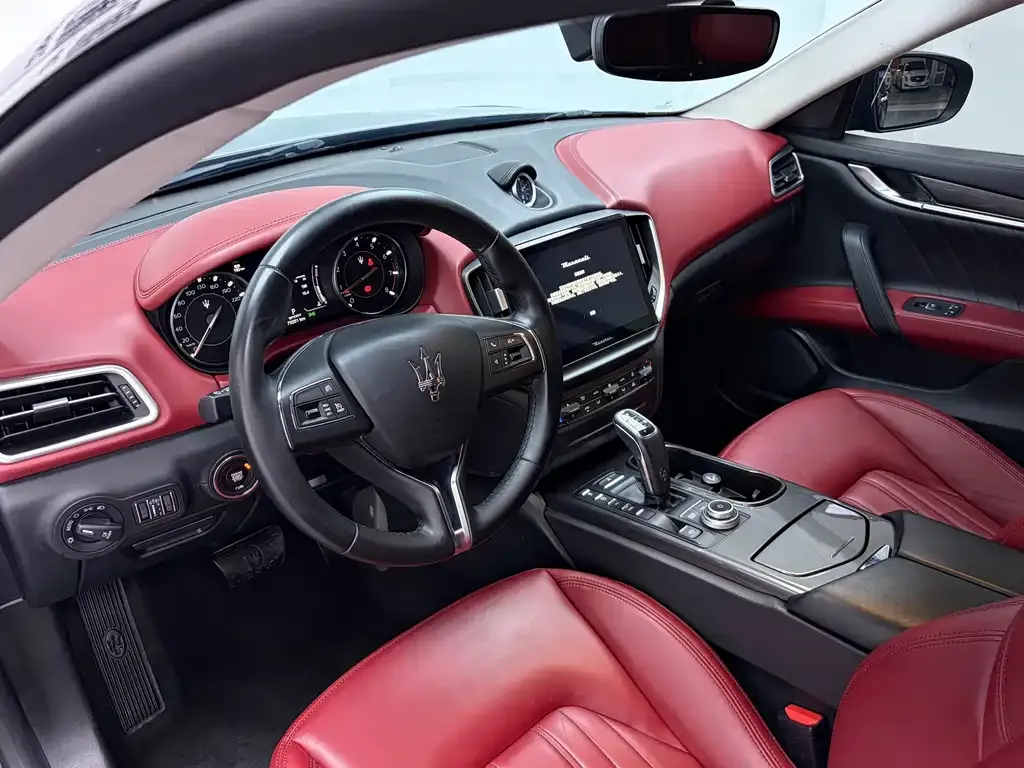 Maserati Ghibli — фото 10