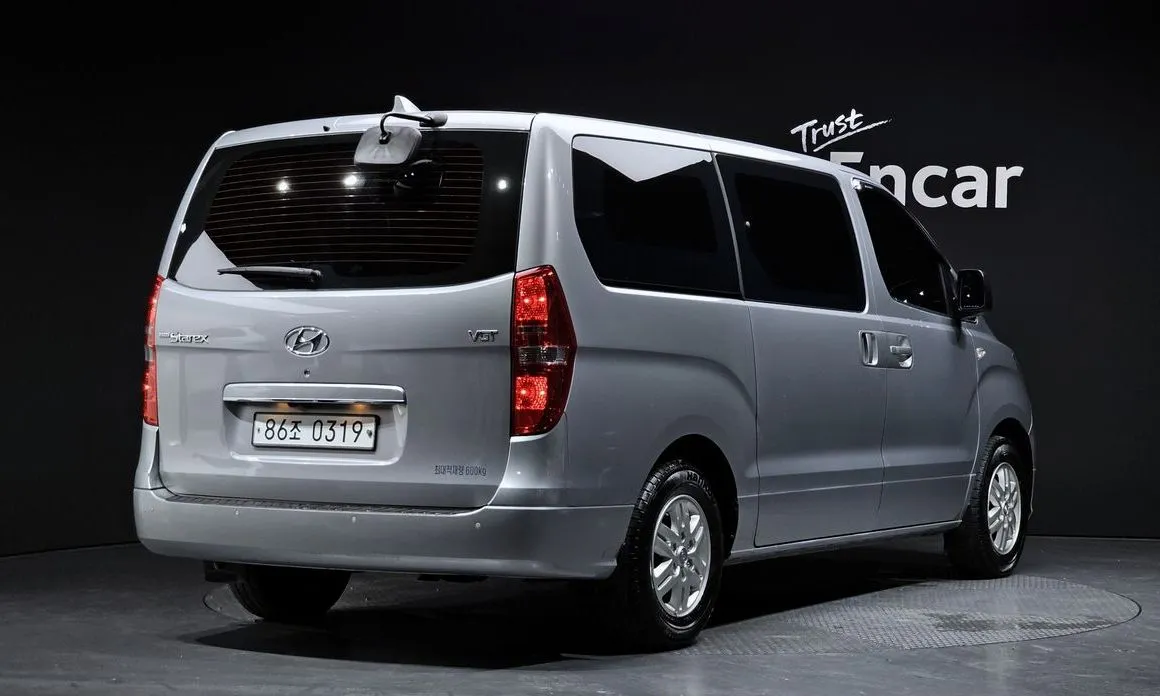Hyundai Starex — фото 2