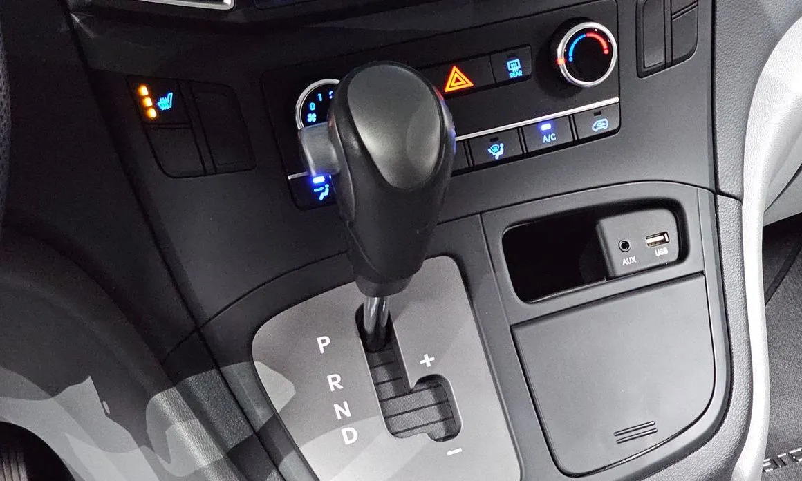 Hyundai Starex — фото 10