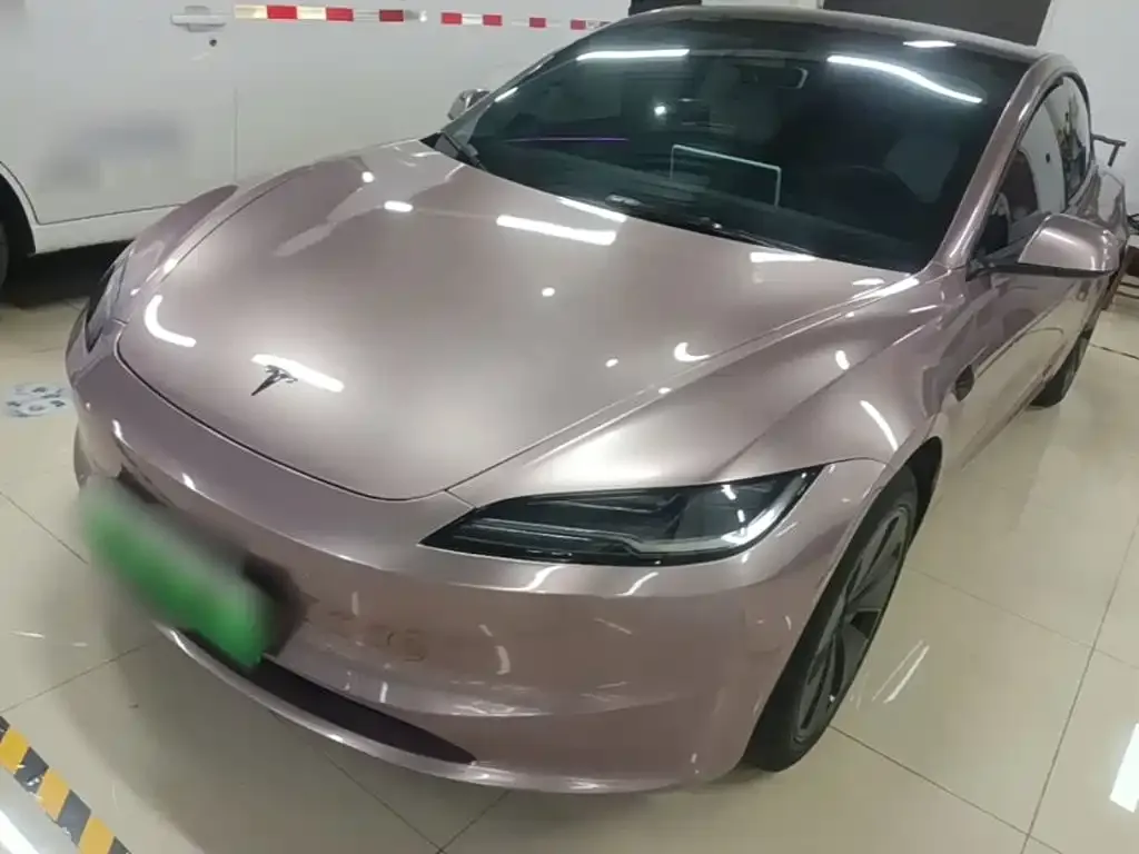 Tesla Model 3 — фото 1