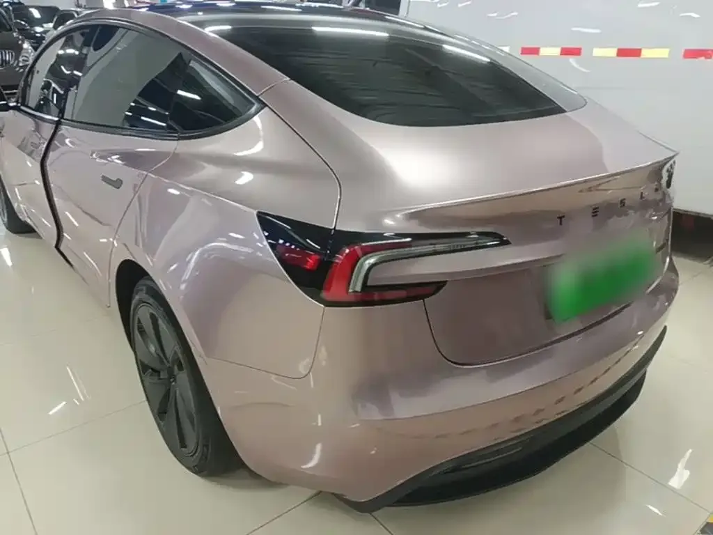 Tesla Model 3 — фото 10