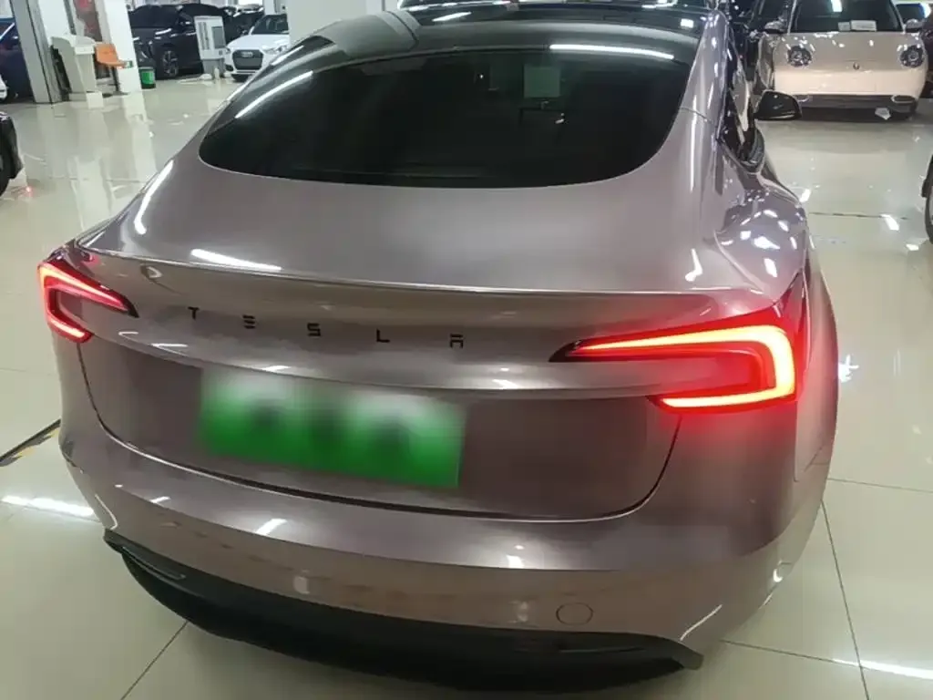 Tesla Model 3 — фото 3