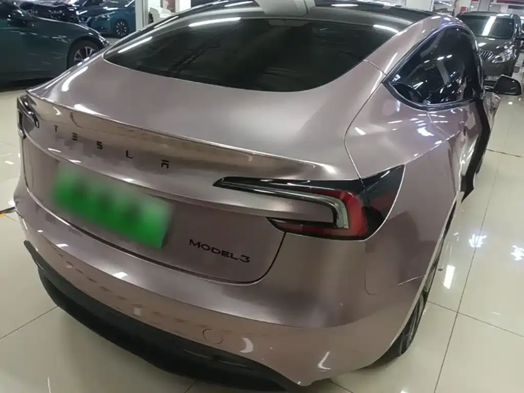 Tesla Model 3 — фото 8