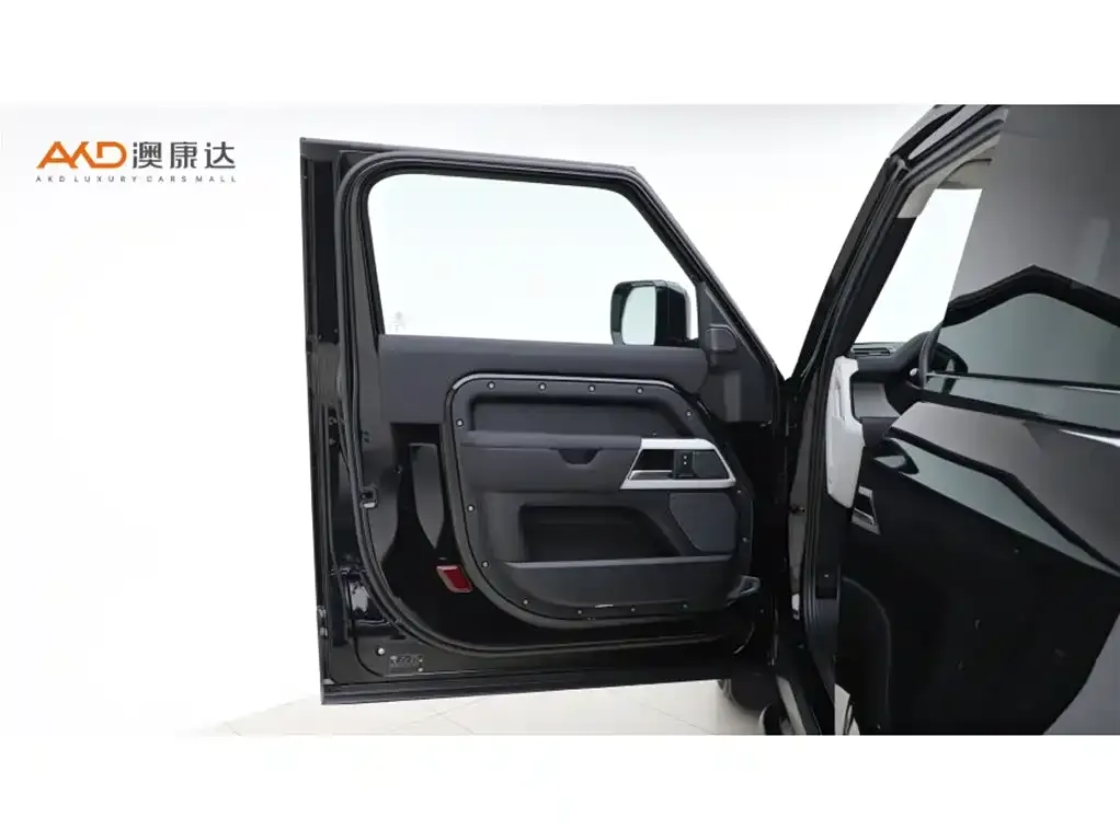 Land Rover Defender — фото 10
