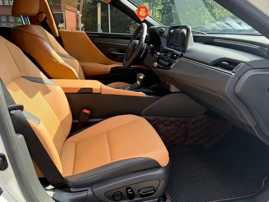 Lexus ES — фото 7