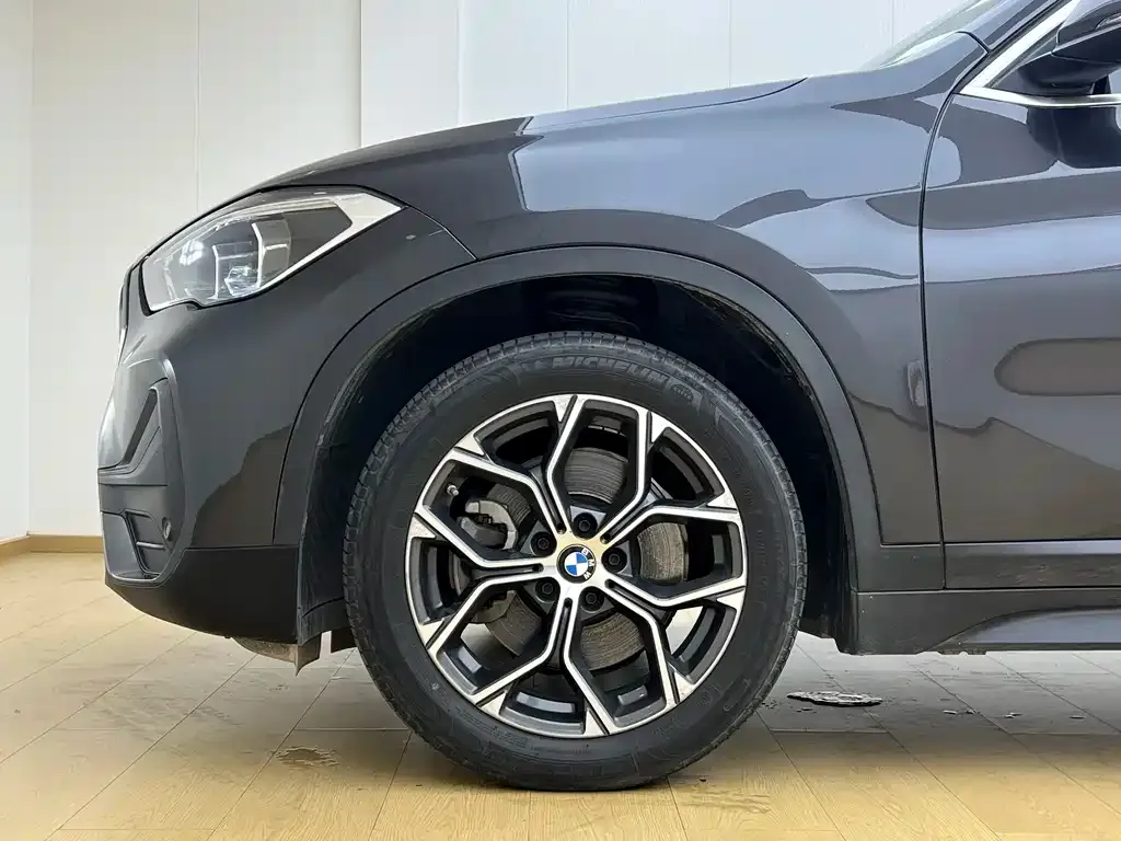 BMW X1 — фото 7