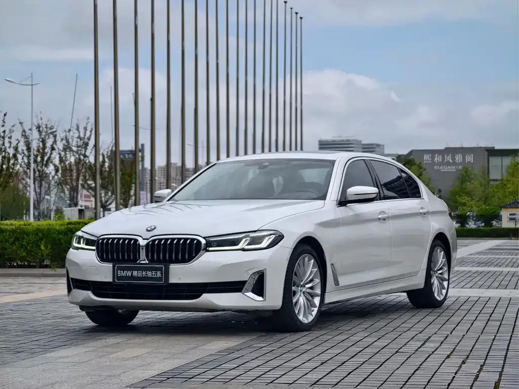 BMW 5 Series — фото 1