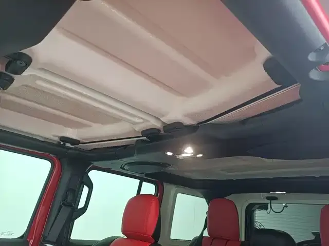 Jeep Wrangler — фото 10