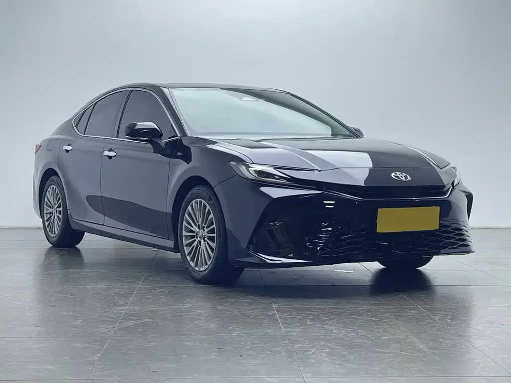 Toyota Camry — фото 5