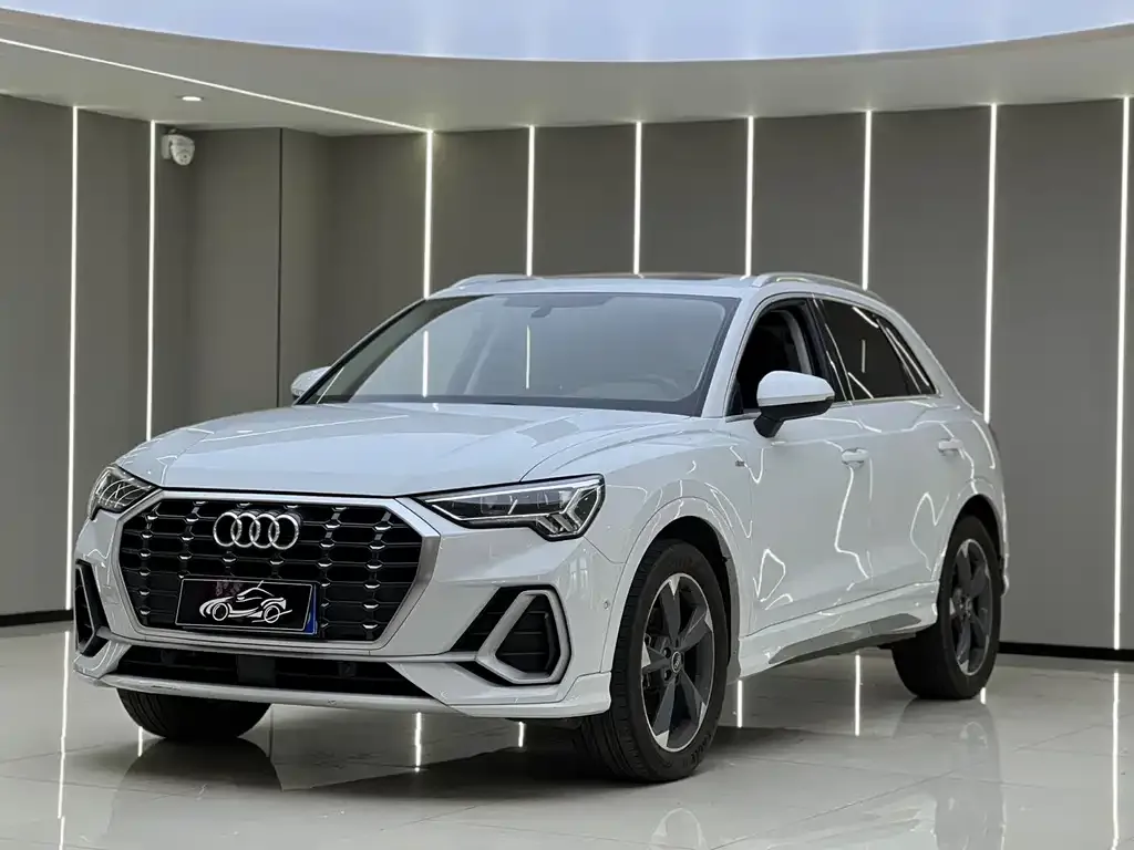 Audi Q3 — фото 1