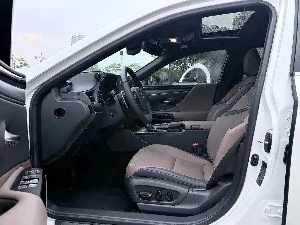 Lexus ES — фото 9
