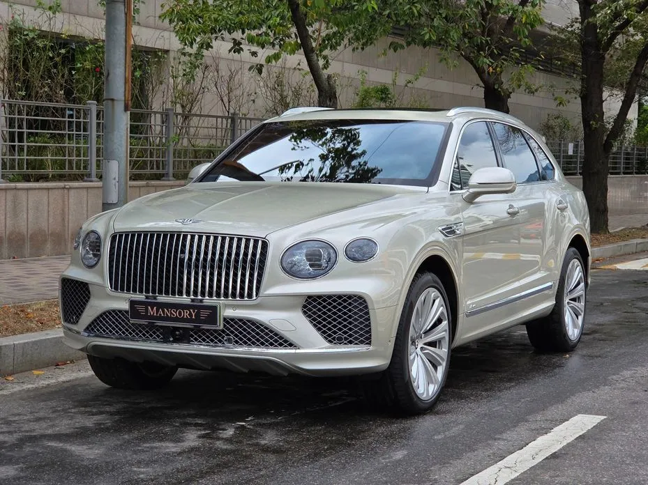 Bentley Bentayga — фото 1